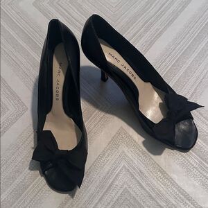 Marc Jacobs Black Leather Ribbon Bow Peep Toe Heels Size 39 1/2
